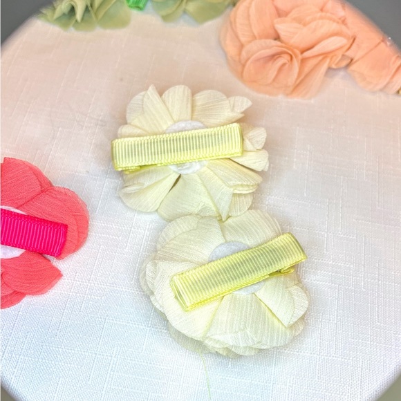 Vinobow Flower Soft Hair Bow with Faux Pearls and Rhinestones Set of 40 - Picture 5 of 10